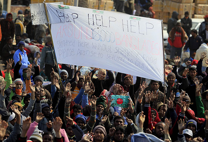 Libya: Bangladeshiworkers at the Ras Jdir border crossing
