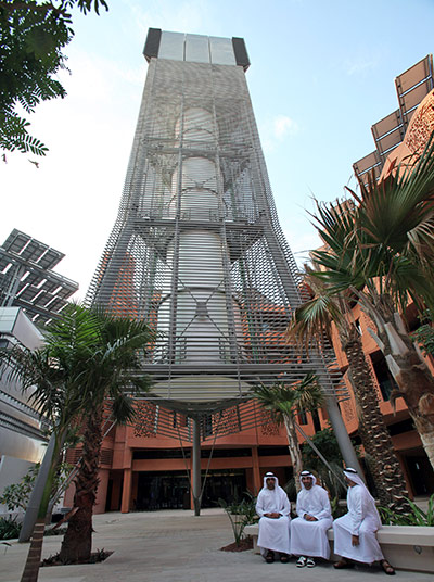 Masdar City: Masdr City project featuring renewable energy technologies in Abu Dhabi