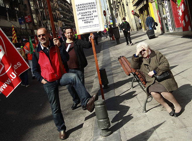 Week in business: Demonstration against the privatisation of air traffic company AENA 