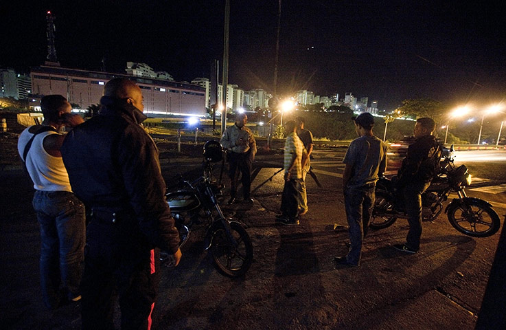 Venezuela Caracas : Caracas Venezuela. Saturday night police do random stop and search 