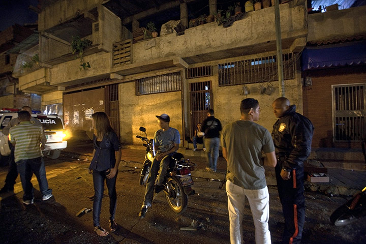 Venezuela Caracas : Saturday night police do random stop and search in Caracas Venezuela