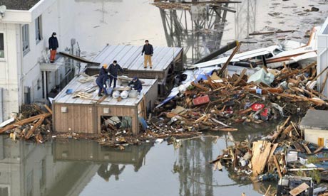 japan tsunami people