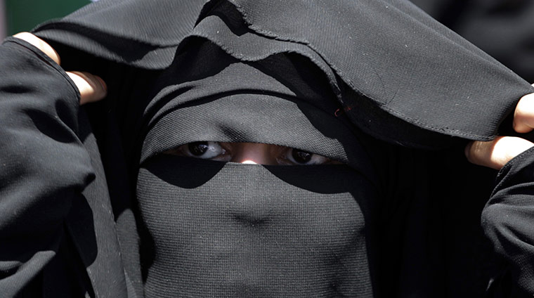 24 Hours in Pictures: Anti-government rally in Yemen