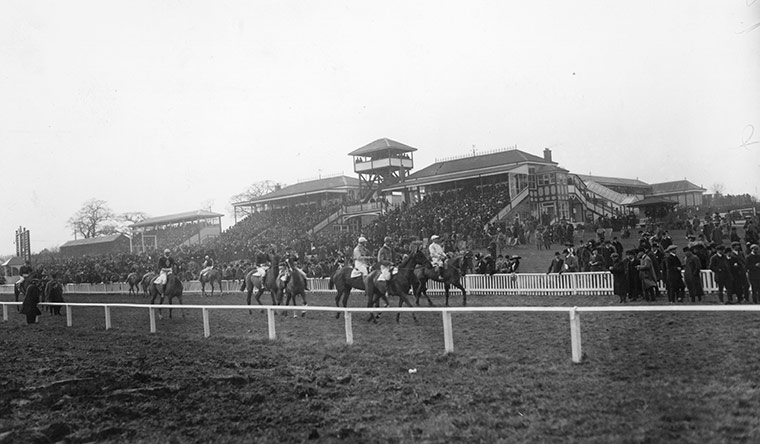 Cheltenham Retrospective: Cheltenham The Steeplechase - Course and stand 1911