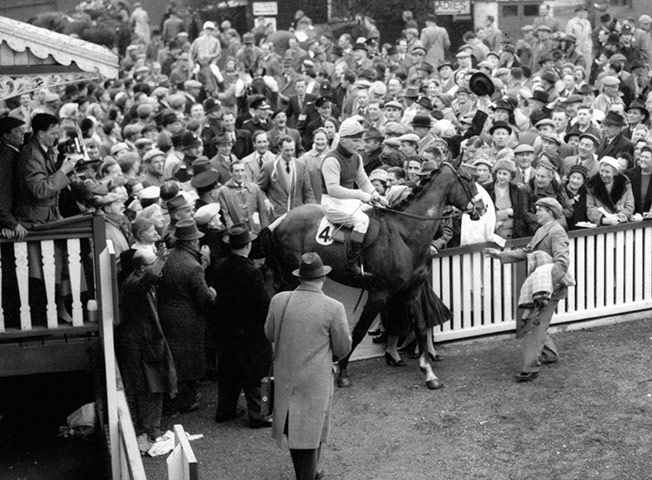 Cheltenham Retrospective: Horse Racing - Cheltenham Gold Cup - Cheltenham