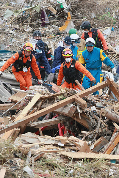 Japan Earthquake : and tsunami : International aid and Rescue team around Sendai