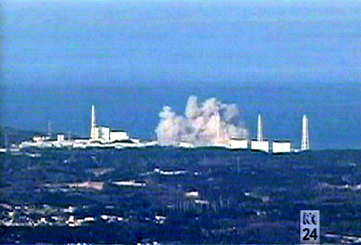 Japan Earthquake : Explosion at nuclear plant