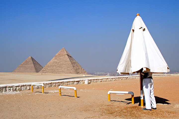 in pictures: difference: pyramid-parasol