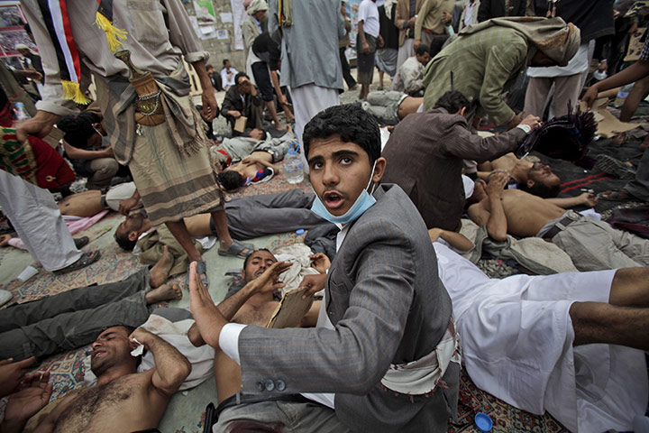 24 Hours In Pictures: Clashes in Yemen
