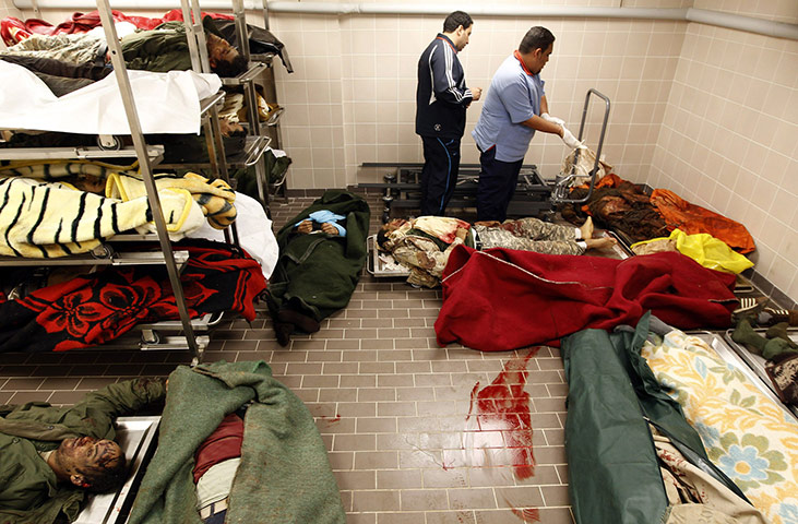 Conflict in Libya: Pro and anti Gaddafi groups battle for Libya