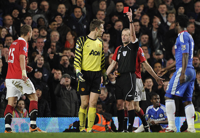 Chelsea v Man Utd: Nemanja Vidic is sent off for his second bookable offence