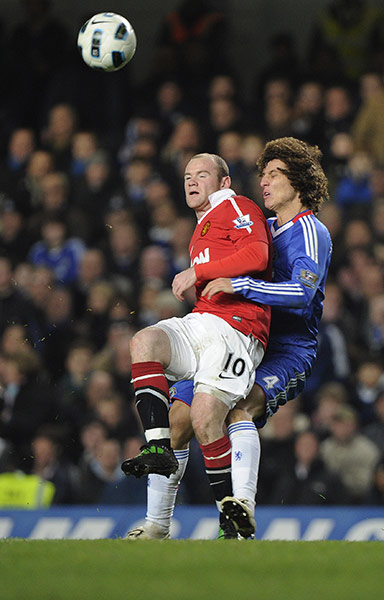 Chelsea v Man Utd: David Luiz fouls Wayne Rooney and gets booked
