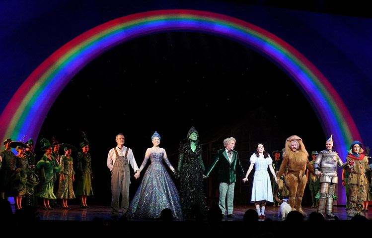 Wizard of Oz: The cast of 'The Wizard of Oz' at the curtain call