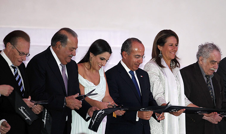 Soumaya Museum Mexico: the ribbon is cut to open the museum
