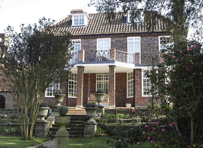 Elizabeth Taylor tribute: The birthplace of actress Elizabeth Taylor is seen in north London