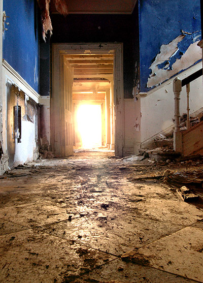 mess: coridoor in an abandoned house