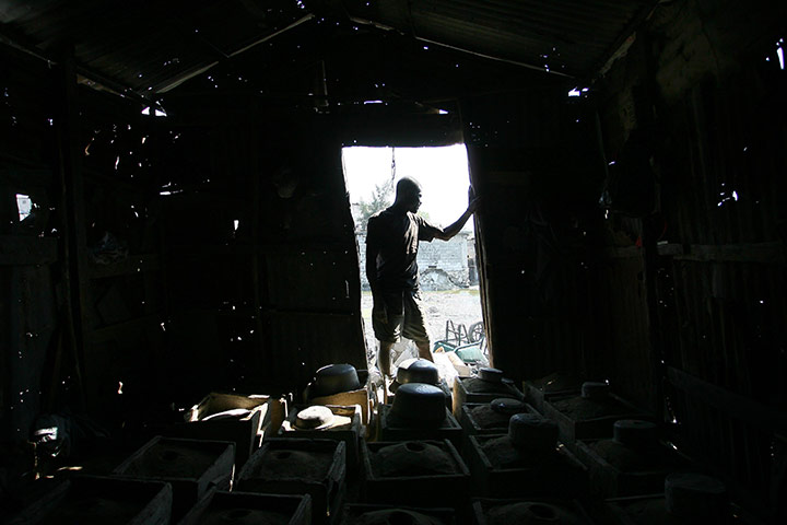 24hours : workshop making aluminum pots in Haiti