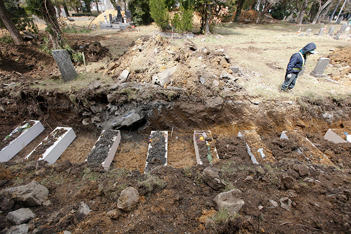 Japan: Mass grave in the coastal city of Ishinomaki, Japan
