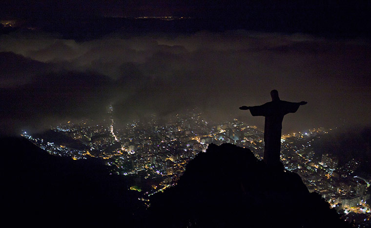 Earth Hour: Christ the Redeemer , Rio de Janeiro , Brazil