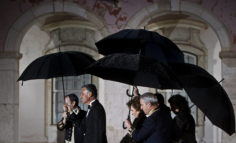 24 hours in pictures: Portuguese President Anibal Cavaco Silva and Maria Cavaco Silva