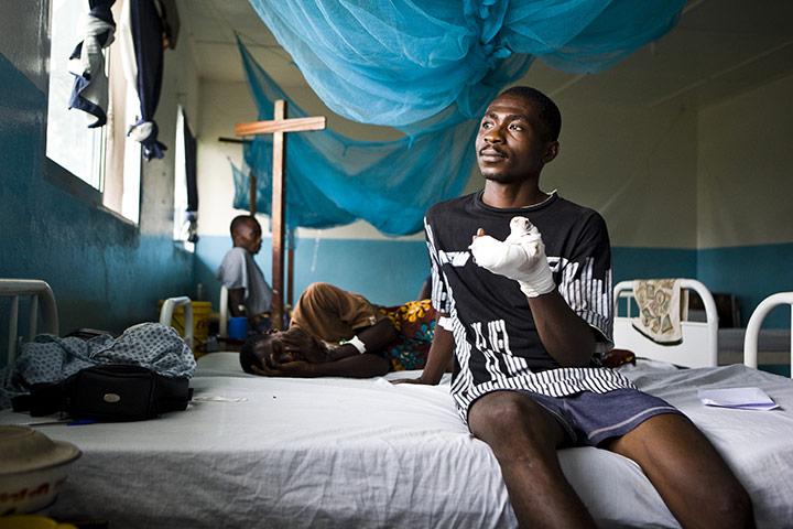 Ivorian refugeee crisis: Refugees from Ivory Coast arrive in Liberia