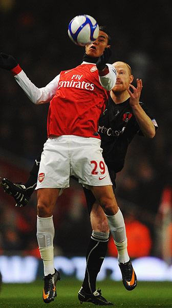 Wednesday FA Cup: Marouane Chamakh holds off the challenge of Andrew Whing