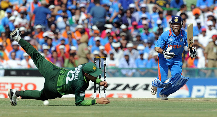 Tendulkar | Guardian | PRAKASH SINGH/AFP/Getty Images