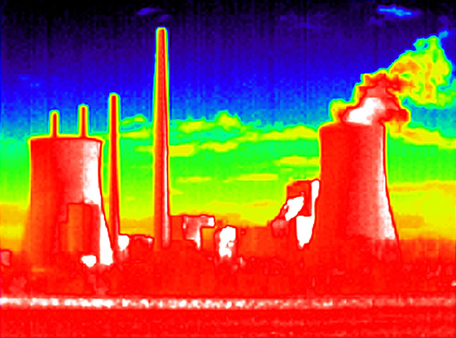 24 hours: A thermal image of a coal fired powerstation in Germany