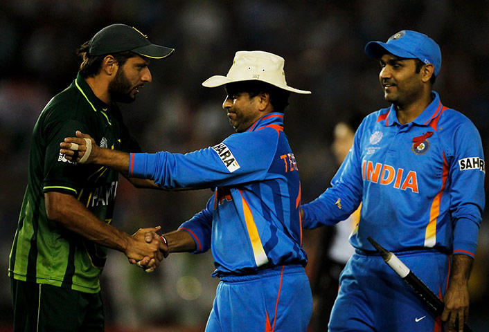 India v Pakistan: Afridi congratulates Tendulkar
