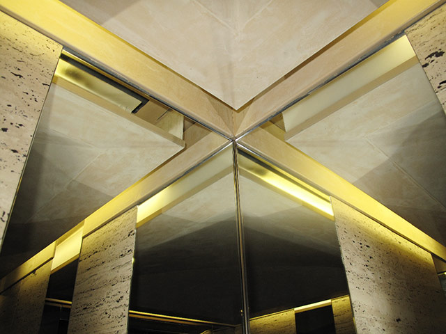 Week in pics: Stipe: Hotel lift