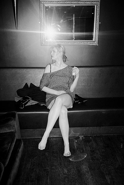 in pictures: flash: Maria resting her dancing feet