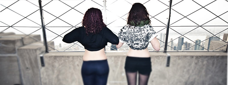 in pictures: flash: girls atop the Empire State Building