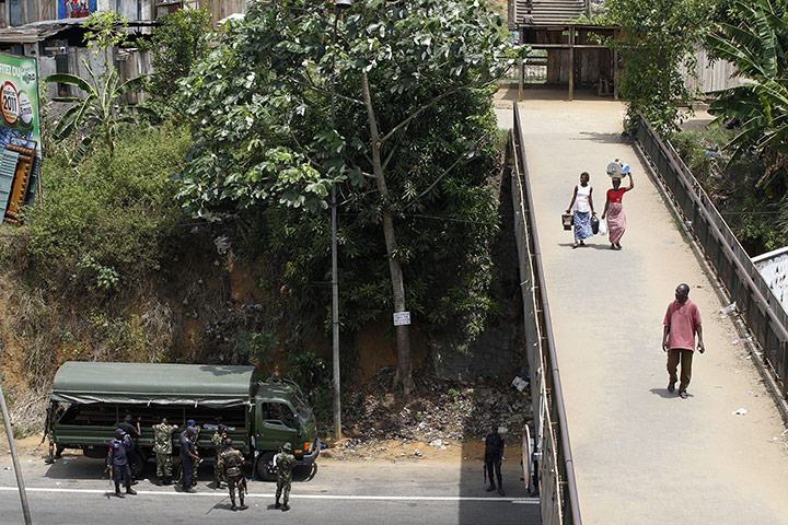 Ivory Coast: Security forces loyal to strongman president Laurent Gbagbo stand guard 