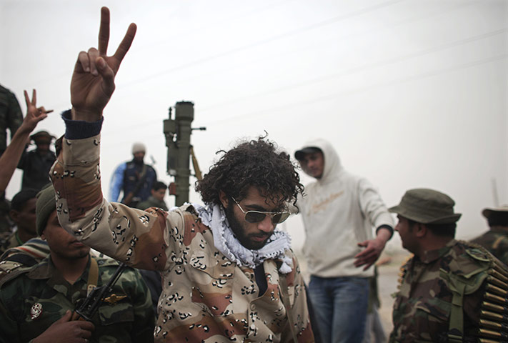 libya unrest continues: Defected Libyan soldiers and volunteers s