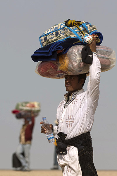 libya unrest continues: Thousands of Bengladesh refugees 