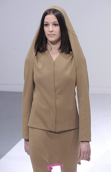 Paris fashion week 2011: Paris fashion week 2011 Estrella Arch 