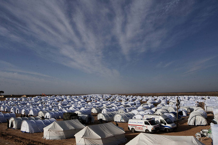 Children from Libya: Refugees camp at Tunisian border