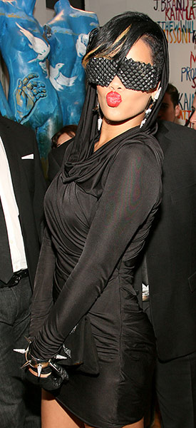 sunglasses: rihanna
