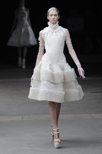 Paris Fashion show day 3: Paris Fashion show day 3 McQueen 