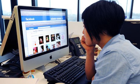 using social media facebook in office