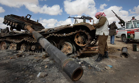 Libyan rebel soldiers re-arm