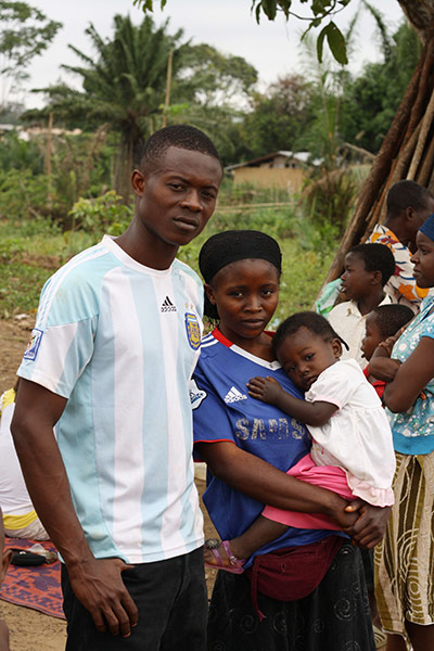 Ivory Coast refugees: Refugees of the Ivory Coast Civil War flee to Liberia