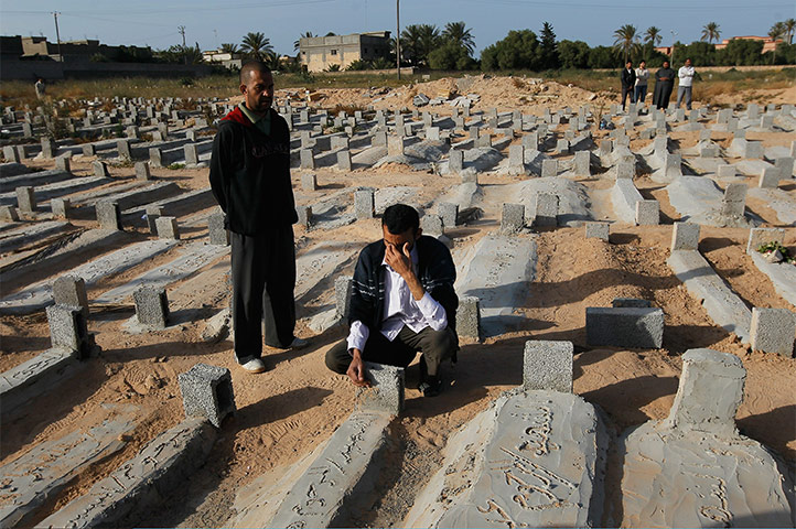 Life in masrata libya: Besieged Libyan City Of Misrata Struggles Against Gaddafi's Forces