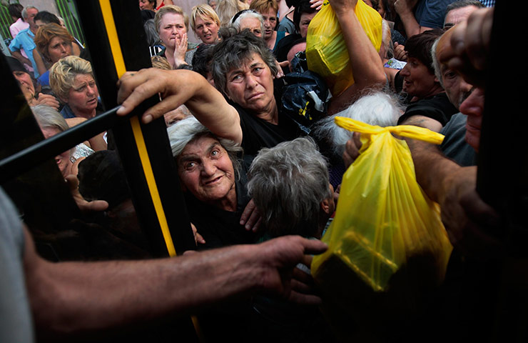 Life in Pictures: Award winning photo journalist Chris Hondros dies in Libya