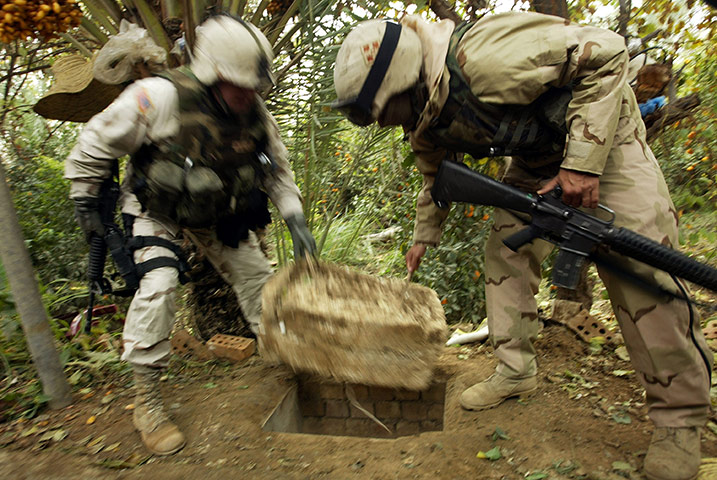 Life in Pictures: Award winning photo journalist Chris Hondros dies in Libya