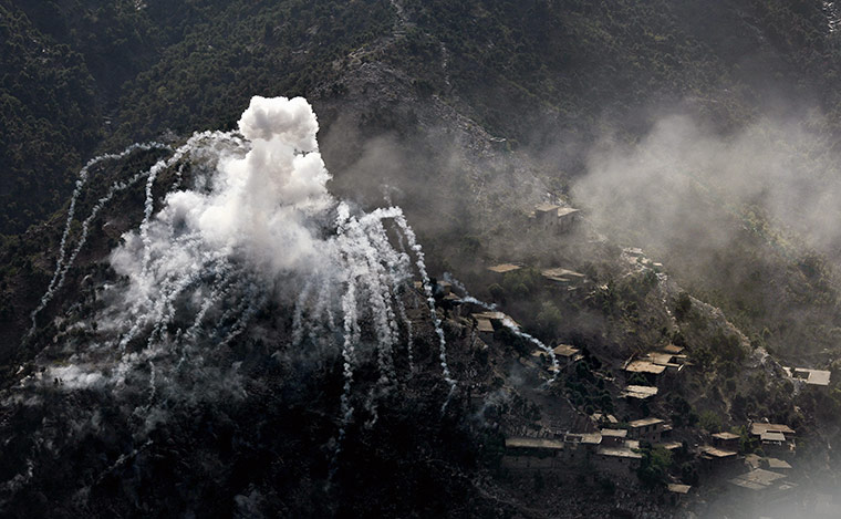 Life in Pictures: Award winning photo journalist Tim Hetherington dies in Libya