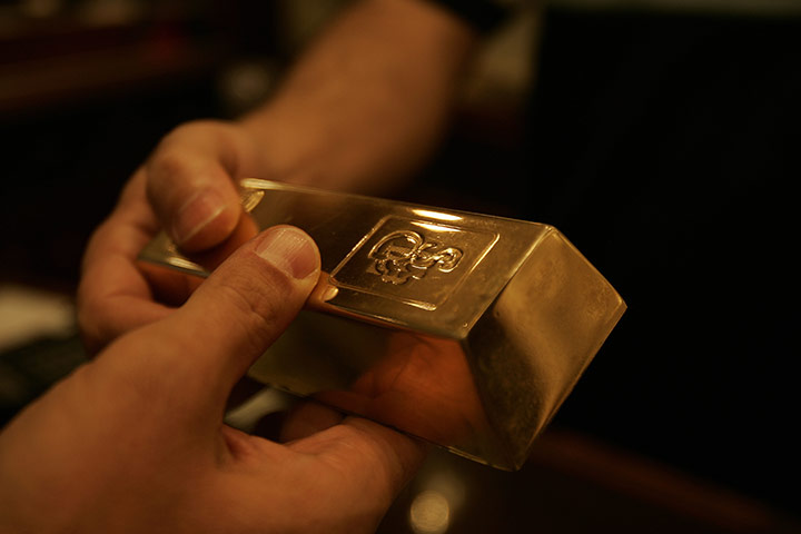 Business Week: Gold price hit a new record price of $1,500-an-ounce