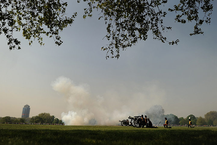24 hours in pictures: London, England: King's Troop Royal Artillery perform a 41 gun salute
