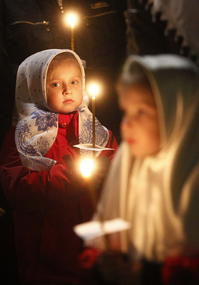 easter: Russian Orthodox Easter service at a church in Moscow
