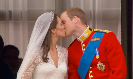 Королевская свадьба Royal-Wedding-Balcony-kis-007
